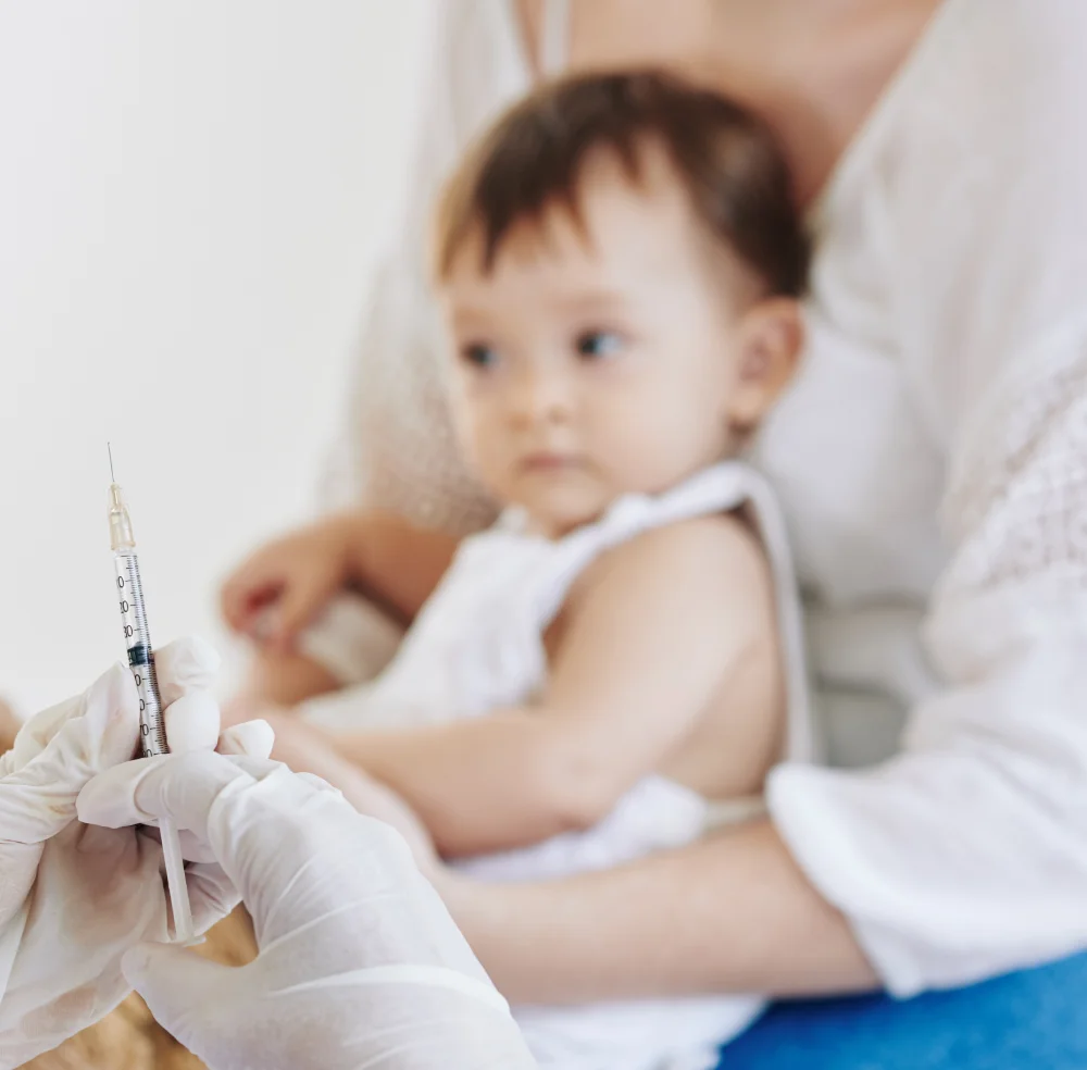 vacunacion-y-seguimiento-neonatal-en-queretaro.webp